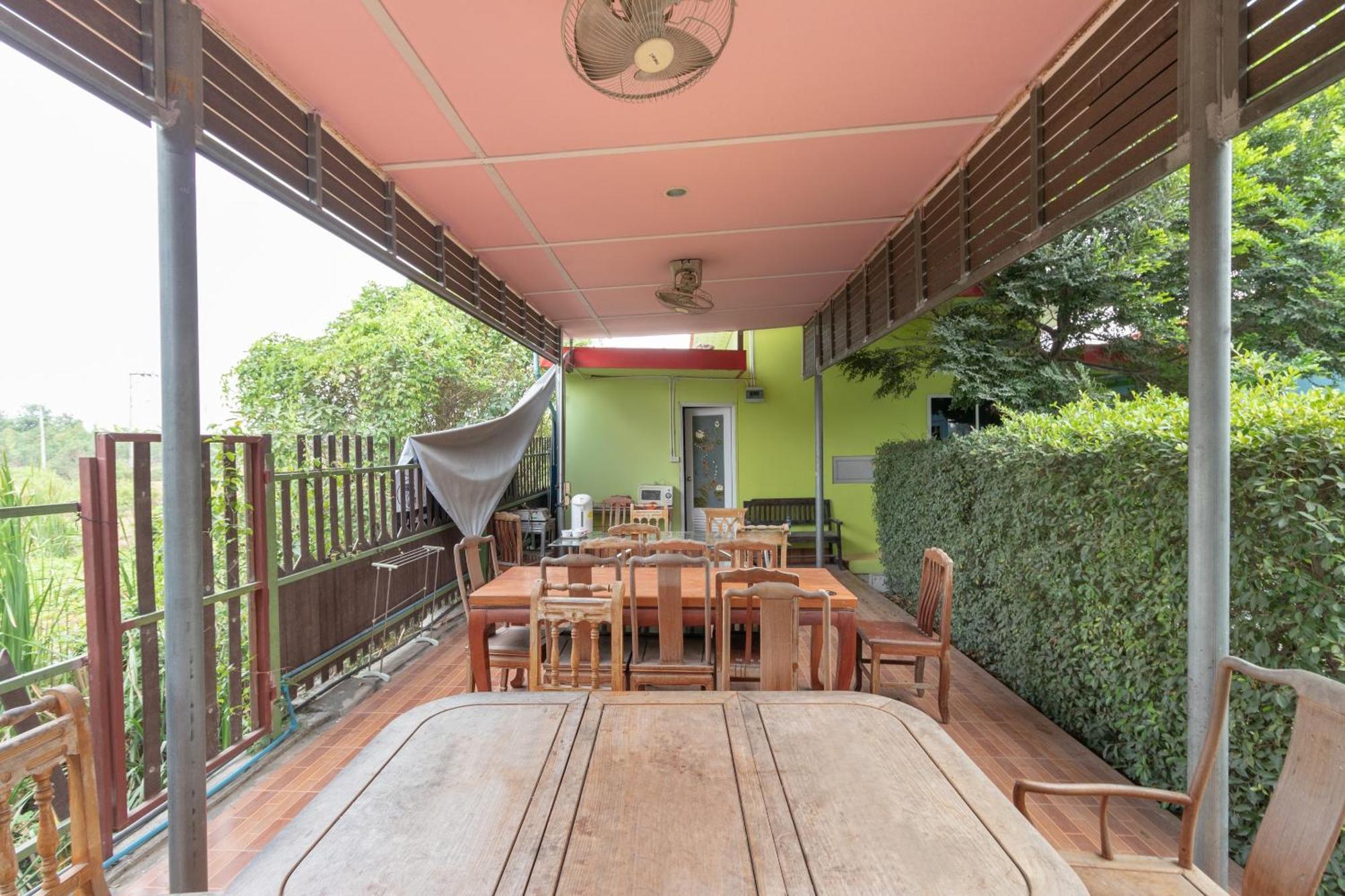 Oyo 644 Pong Pai House Hotel Bangkok Exterior photo